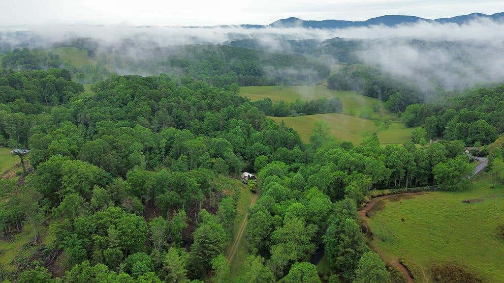 Photo of 1127 Penn Ford Ln, Independence, VA 24348 (MLS # 110379)