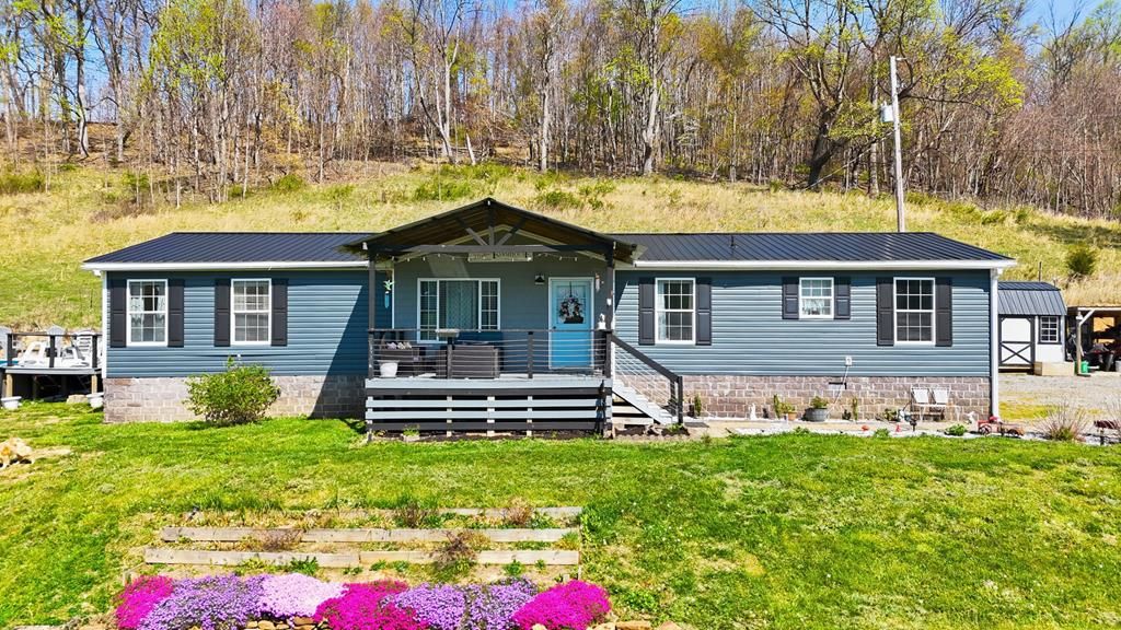 Photo of 38 Spring Ridge Court, Lebanon, VA 24266 (MLS # 109682)