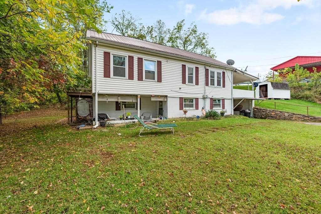 Photo of 1003 W Stuart Dr, Galax, VA 24333 (MLS # 104184)