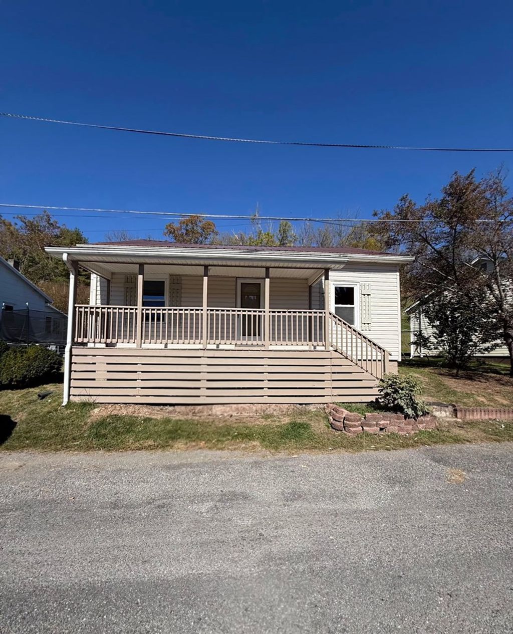 Photo of 351 Grayson Street, Fries, VA 24330 (MLS # 103792)