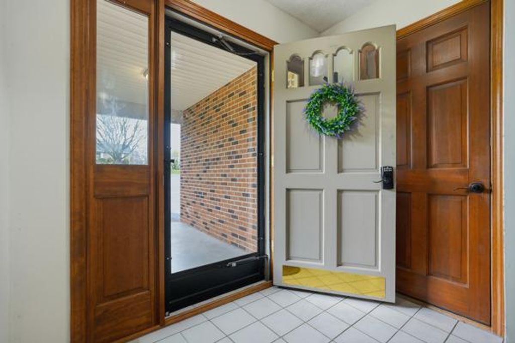 Photo of 17304 Mary Lee Drive, Abingdon, VA 24210 (MLS # 109239)