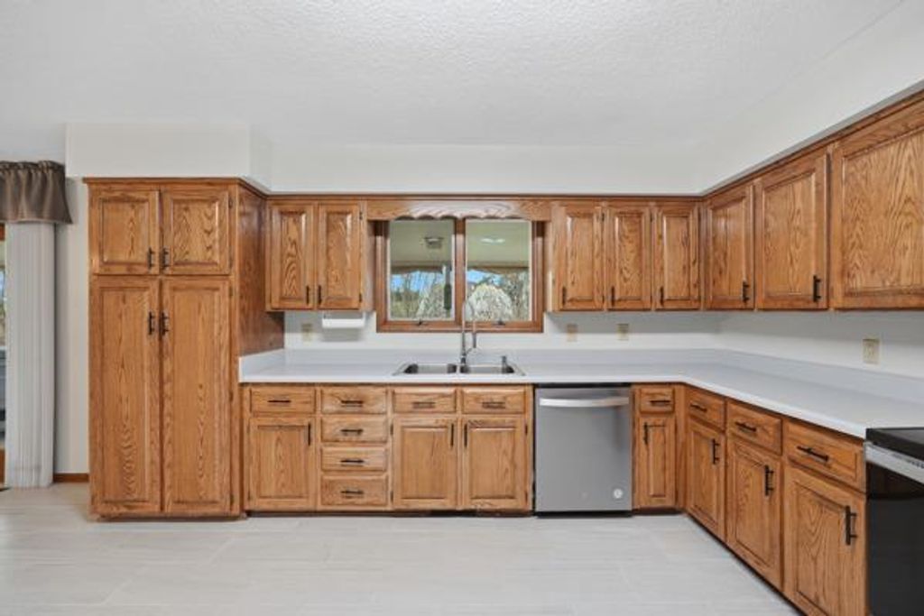 Photo of 17304 Mary Lee Drive, Abingdon, VA 24210 (MLS # 109239)