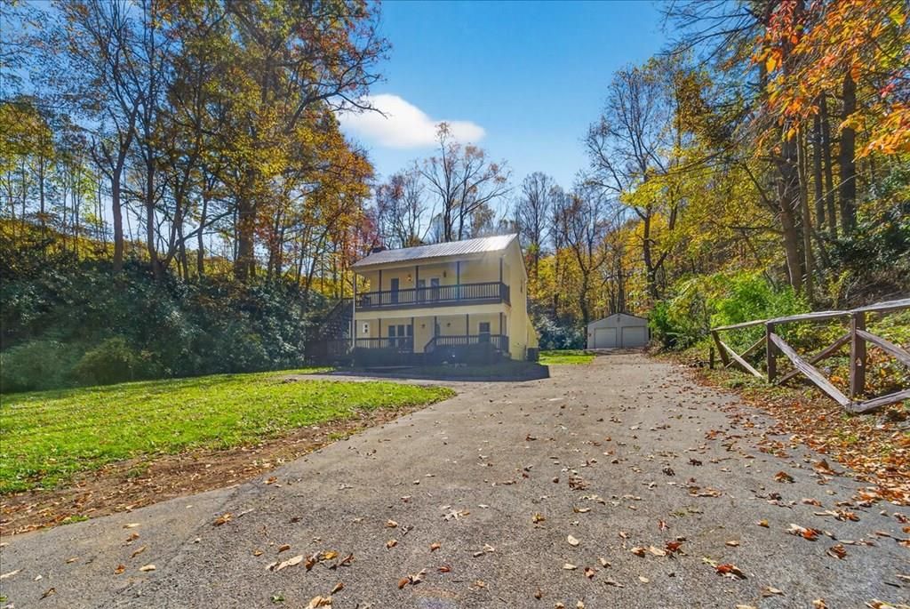 Photo of 900 Currin Valley Rd, Marion, VA 24354 (MLS # 109422)