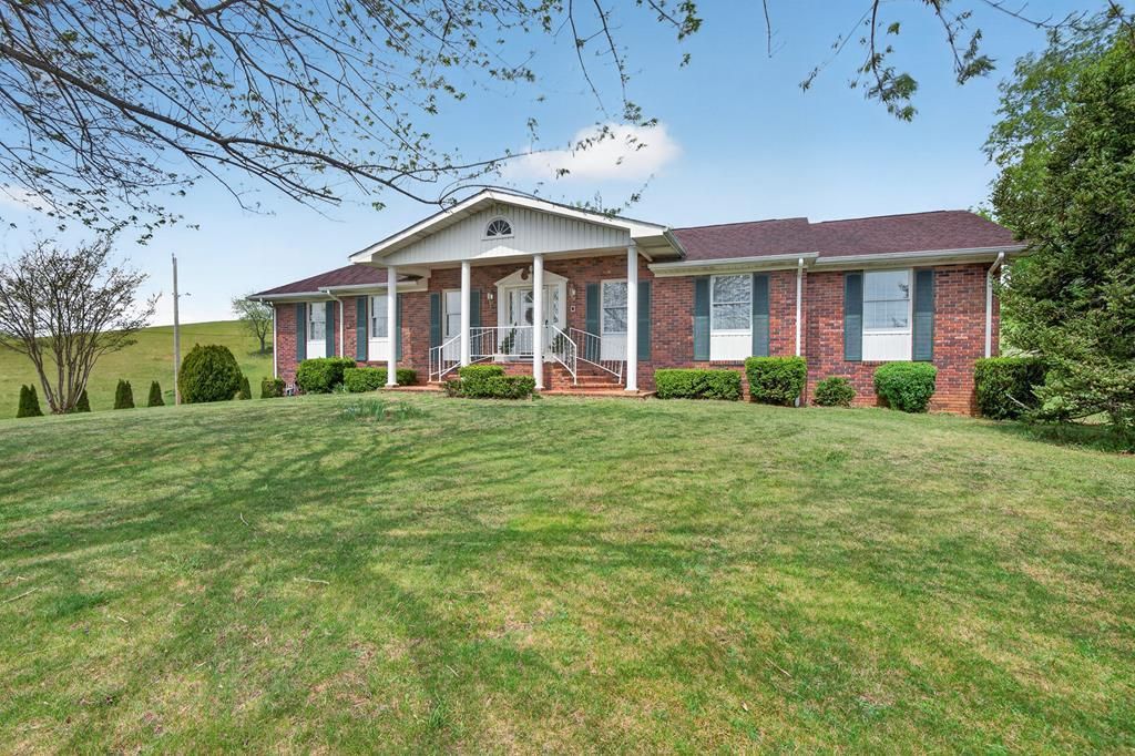 Photo of 16471 Spring Valley Rd, Abingdon, VA 24210 (MLS # 109739)