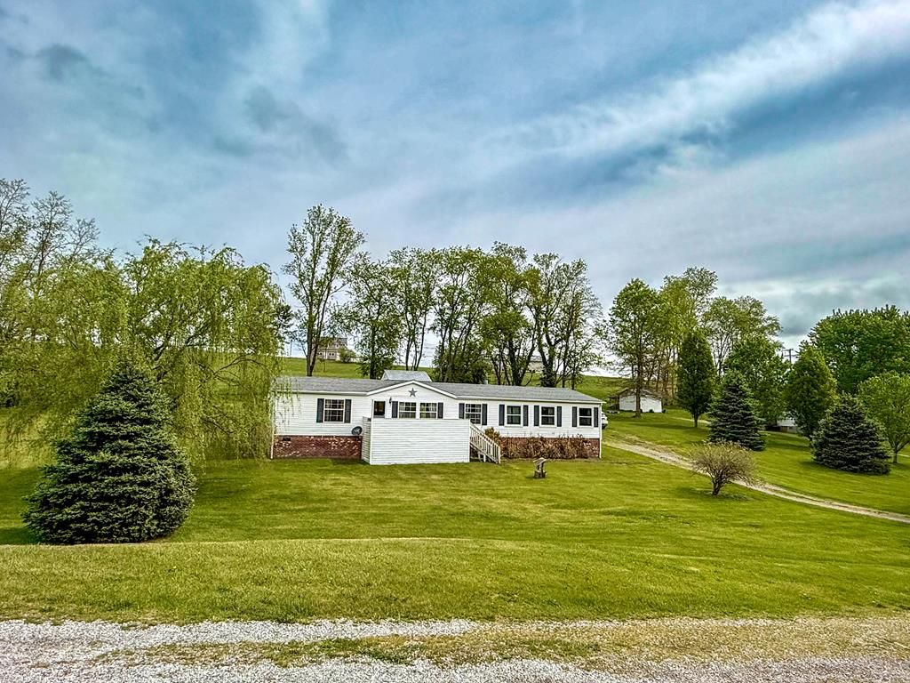 Photo of 184 Hazelnut Lane, Rural Retreat, VA 24368 (MLS # 109841)