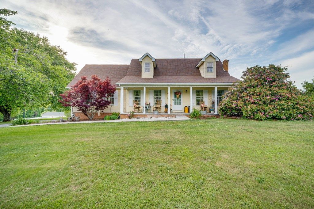 Photo of 33307 Graceland Ln, Glade Spring, VA 24340 (MLS # 110217)