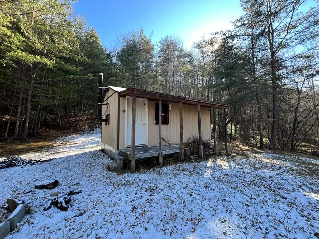 Photo of 98 Mulberry Ln #22 &amp; 23, Bastian, VA 24314 (MLS # 104627)