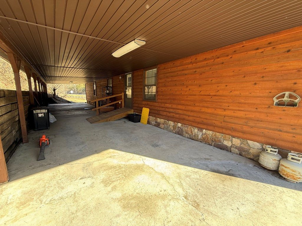 Photo of 5163 Kents Ridge Rd, Cedar Bluff, VA 24609 (MLS # 105919)