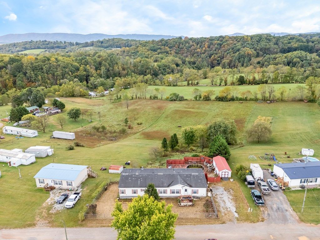 Photo of 188 Grandview Dr, Max Meadows, VA 24360 (MLS # 103574)