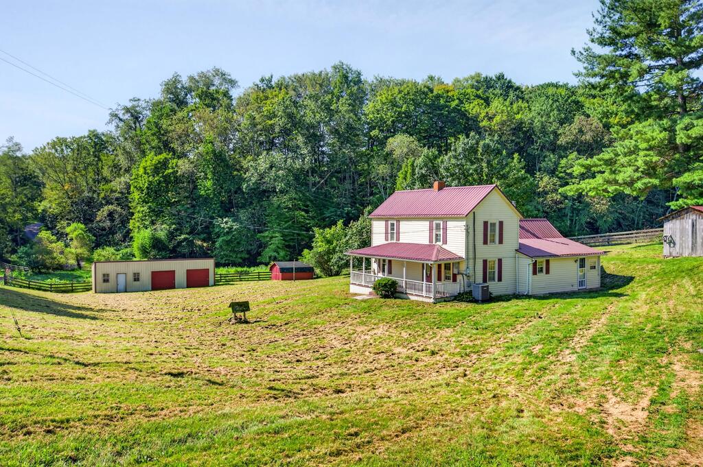 Photo of 2888 Irvin Ln, Sugar Grove, VA 24375 (MLS # 111731)