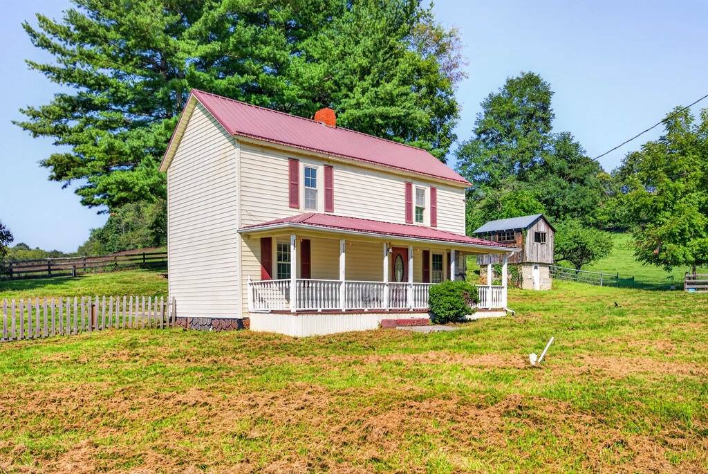 Photo of 2888 Irvin Ln, Sugar Grove, VA 24375 (MLS # 111731)