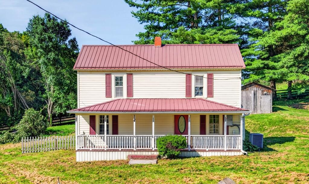 Photo of 2888 Irvin Ln, Sugar Grove, VA 24375 (MLS # 111731)