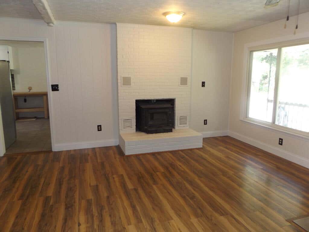 Photo of 1526 Freemont Rd, Hillsville, VA 24343 (MLS # 111480)
