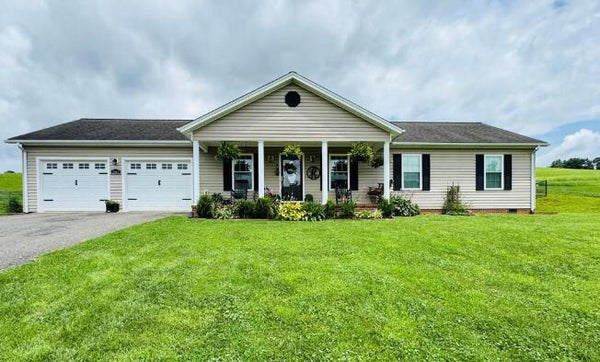 2445 PIPERS GAP RD, GALAX, VA 24333 - Image bafd41b5dc7cc2d3ae0e9abff520be0c/1205452495
