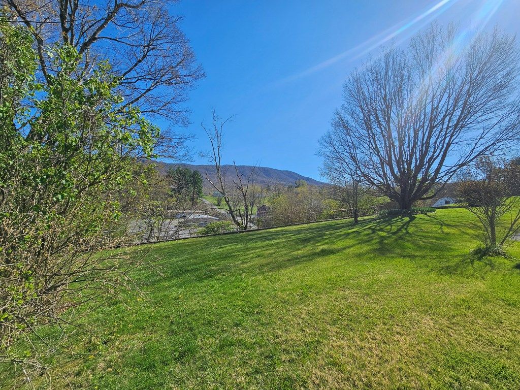 Photo of 172 Thorn Street, Tazewell, VA 24651 (MLS # 109573)