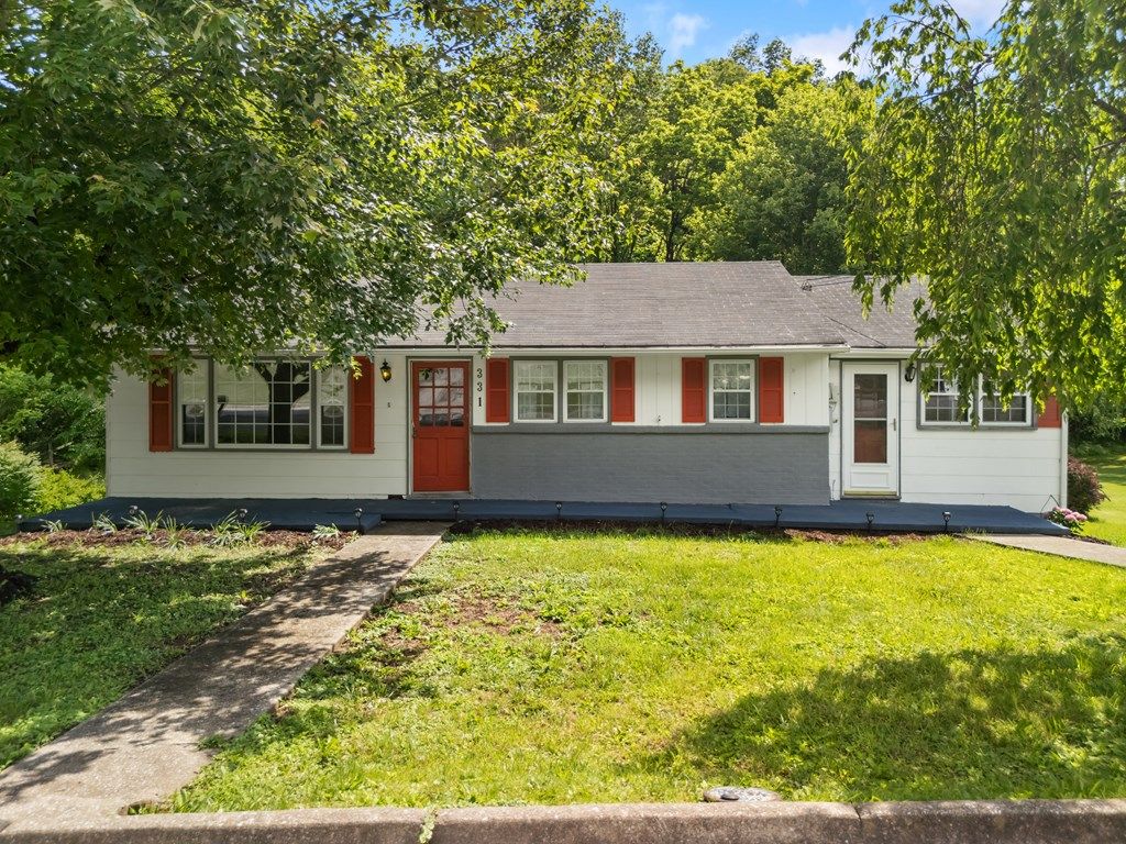 Photo of 331 Hulldale Ave, Marion, VA 24354 (MLS # 110335)