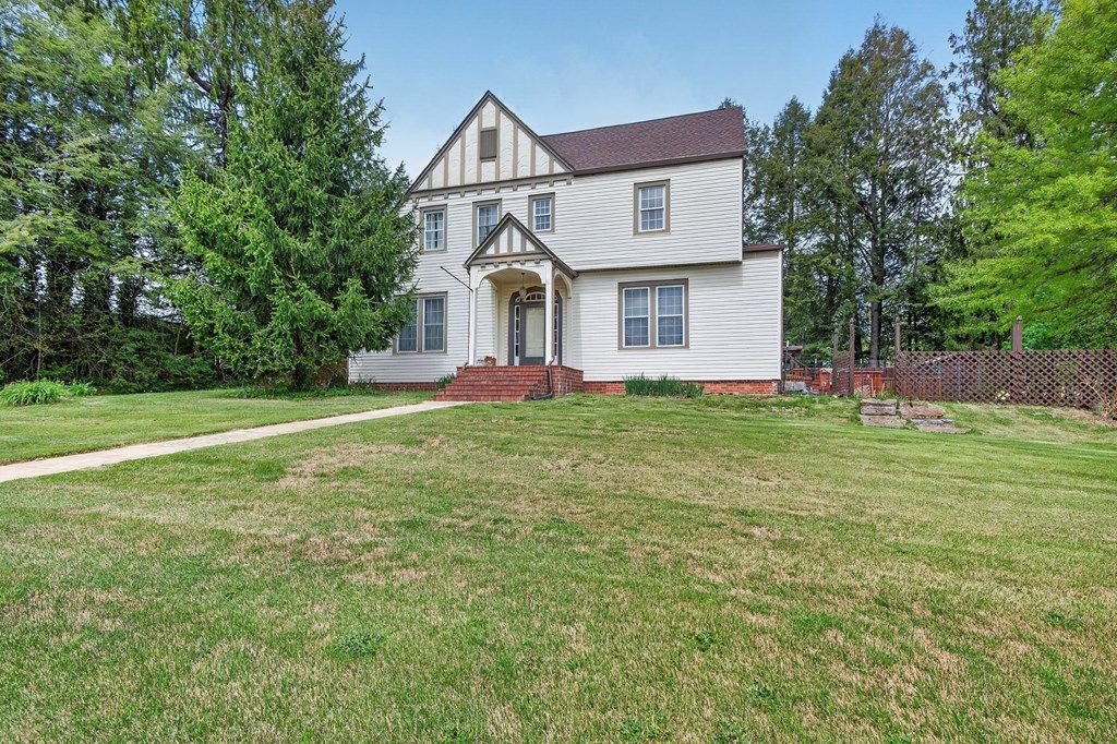 Photo of 937 W Lee Hwy, Chilhowie, VA 24319 (MLS # 109707)