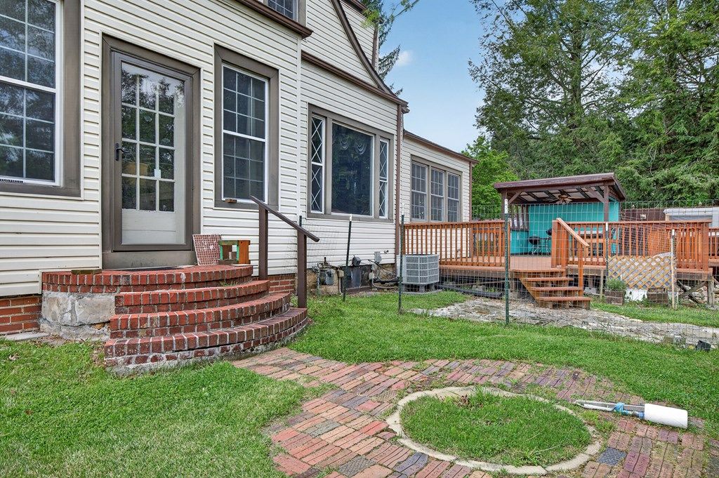 Photo of 937 W Lee Hwy, Chilhowie, VA 24319 (MLS # 109707)