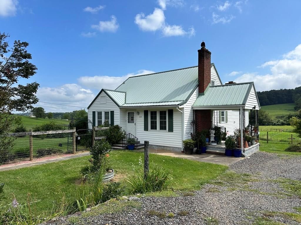 Photo of 415 Joy Ranch Rd, Woodlawn, VA 24381 (MLS # 100963)