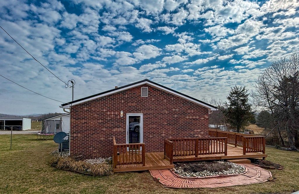 Photo of 136 Pecan Drive, Ivanhoe, VA 24350 (MLS # 105991)