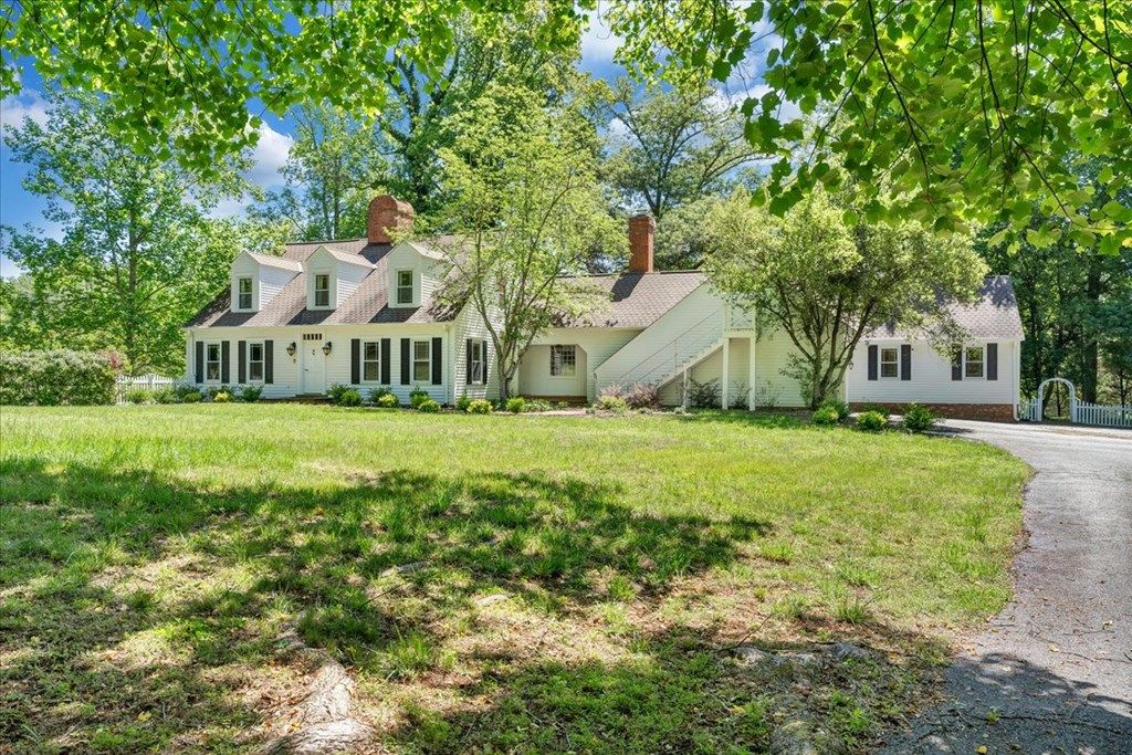 Photo of 1101 Corn Tassel Trail, Martinsville, VA 24112 (MLS # 110154)