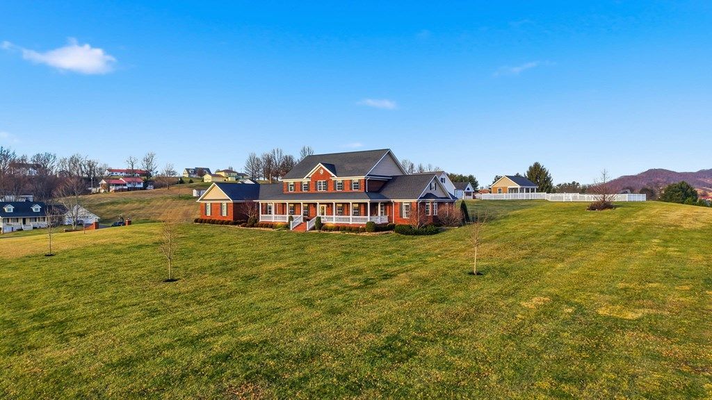 Photo of 568 Oak Circle Dr, Rosedale, VA 24266 (MLS # 104534)