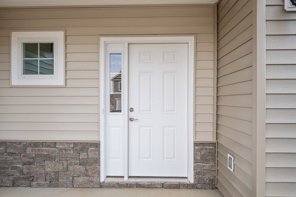 Photo of 6137 Warren Newcomb Drive, Radford, VA 24141 (MLS # 103467)