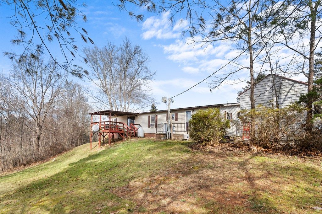 Photo of 269 Retrievers Run Road, Hillsville, VA 24343 (MLS # 104262)