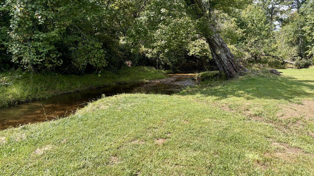 Photo of 3471 Chantilly Dr, Fancy Gap, VA 24328 (MLS # 111829)