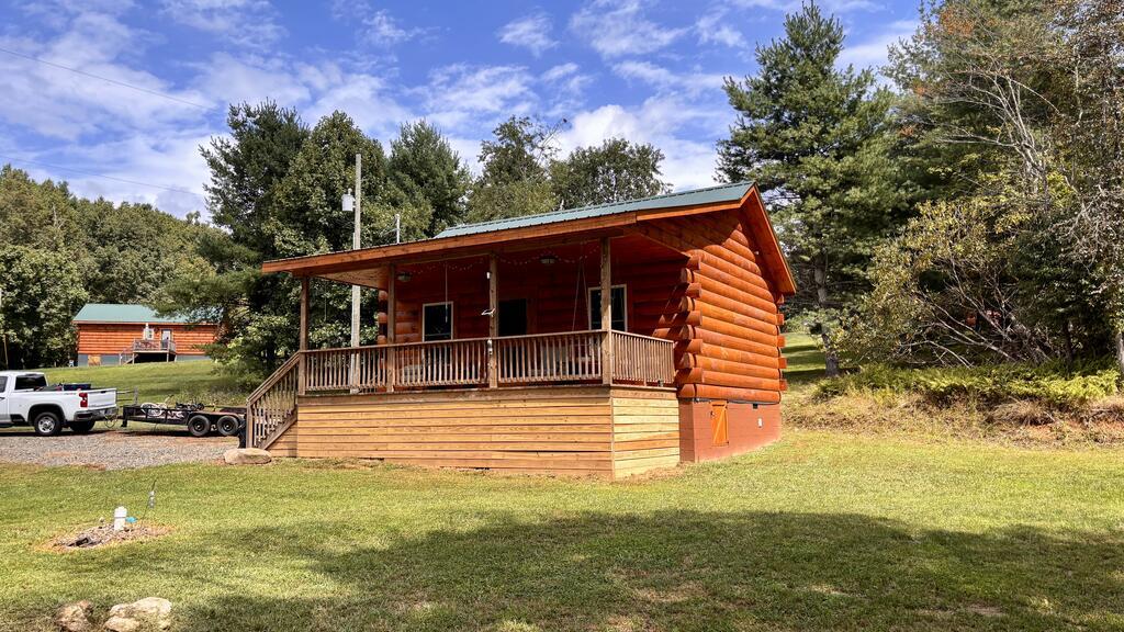Photo of 3471 Chantilly Dr, Fancy Gap, VA 24328 (MLS # 111829)