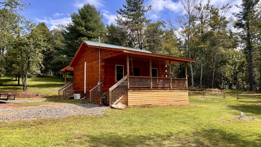 Photo of 3471 Chantilly Dr, Fancy Gap, VA 24328 (MLS # 111829)