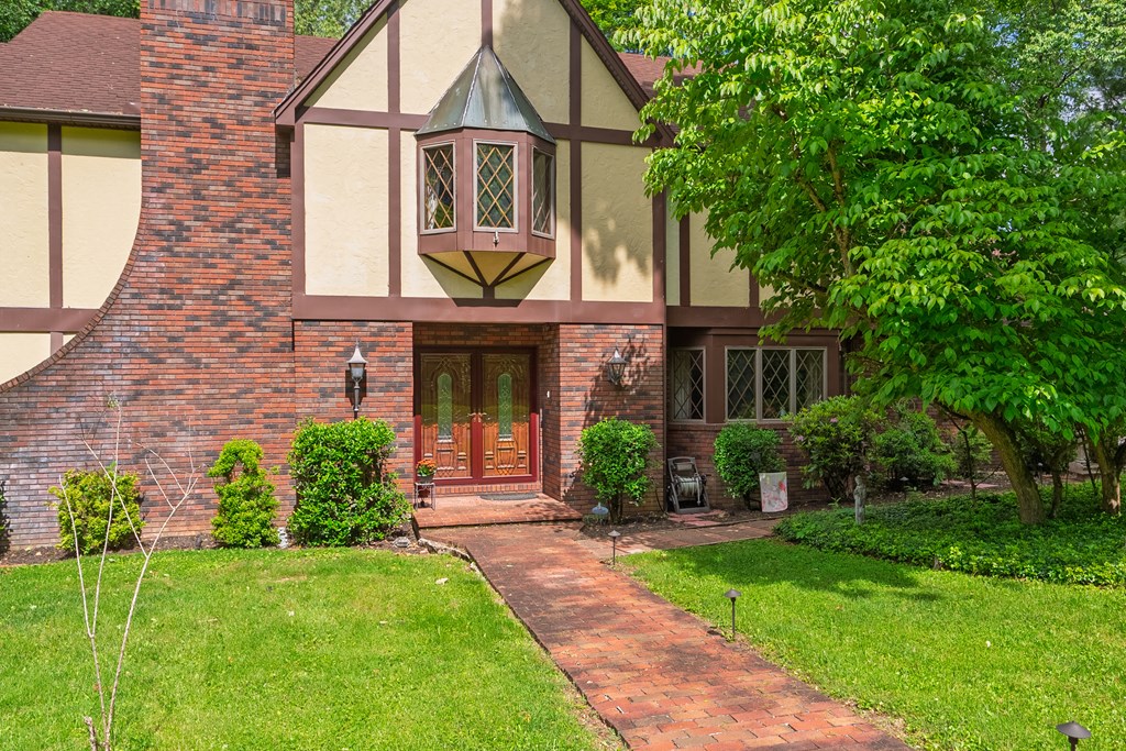 Marion, Virginia 24354, United States, 5 Bedrooms Bedrooms, ,4 BathroomsBathrooms,Residential,Active,139308