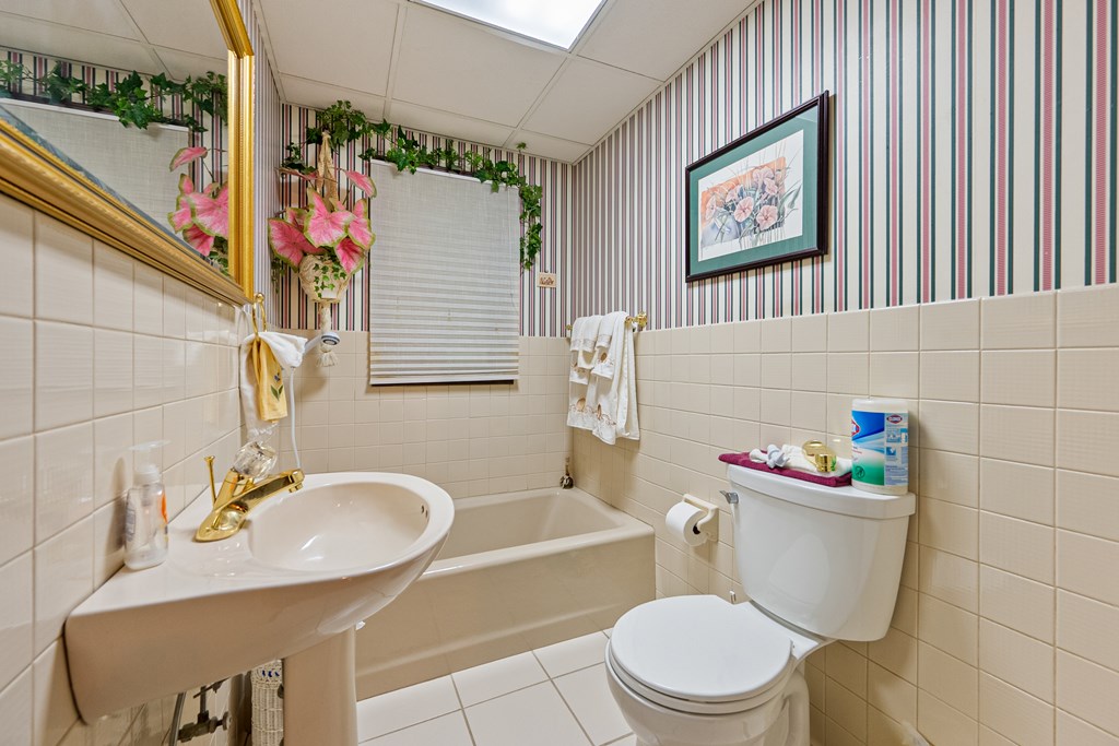 Marion, Virginia 24354, United States, 5 Bedrooms Bedrooms, ,4 BathroomsBathrooms,Residential,Active,139308