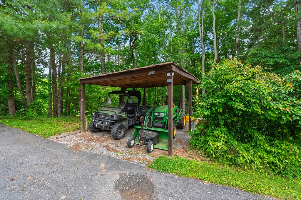 Marion, Virginia 24354, United States, 5 Bedrooms Bedrooms, ,4 BathroomsBathrooms,Residential,Active,139308