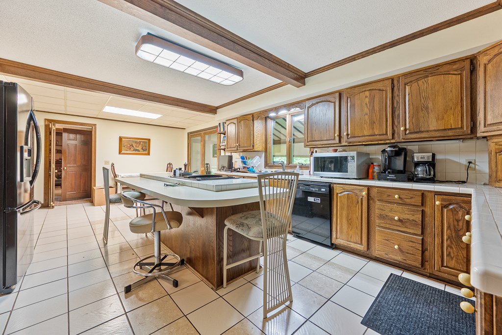 Marion, Virginia 24354, United States, 5 Bedrooms Bedrooms, ,4 BathroomsBathrooms,Residential,Active,139308