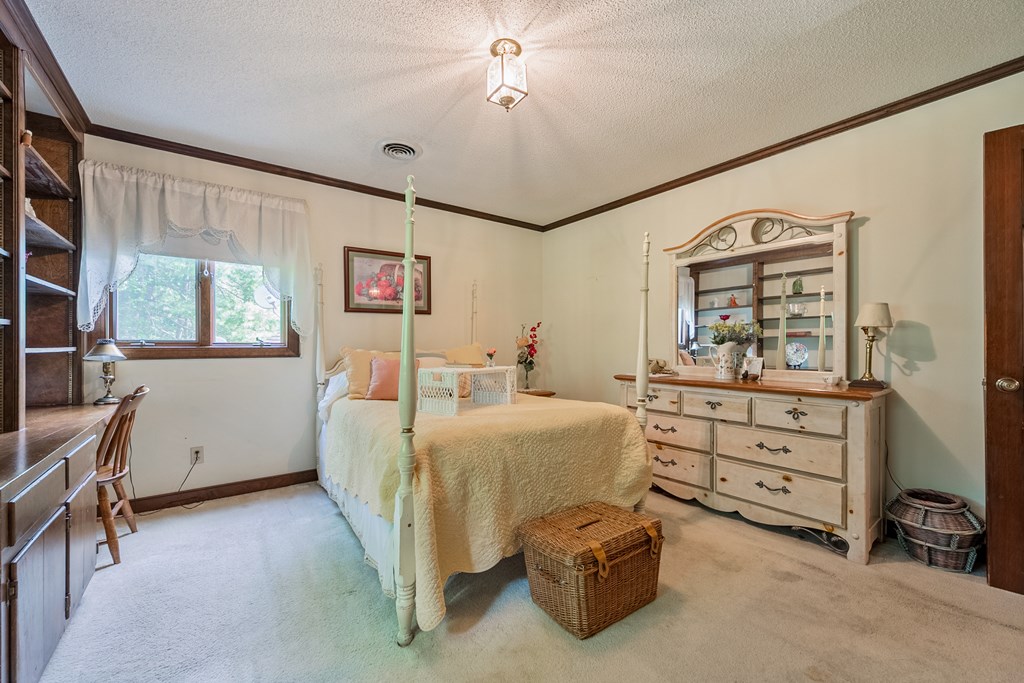 Marion, Virginia 24354, United States, 5 Bedrooms Bedrooms, ,4 BathroomsBathrooms,Residential,Active,139308