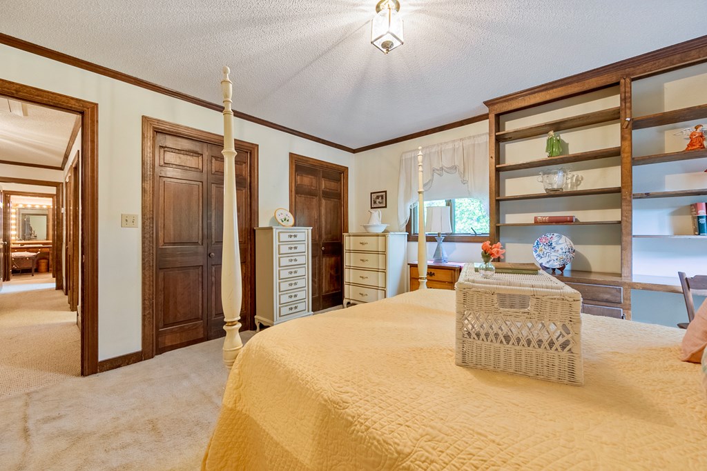 Marion, Virginia 24354, United States, 5 Bedrooms Bedrooms, ,4 BathroomsBathrooms,Residential,Active,139308