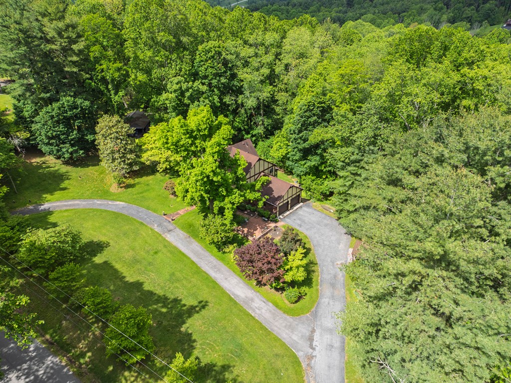 Marion, Virginia 24354, United States, 5 Bedrooms Bedrooms, ,4 BathroomsBathrooms,Residential,Active,139308