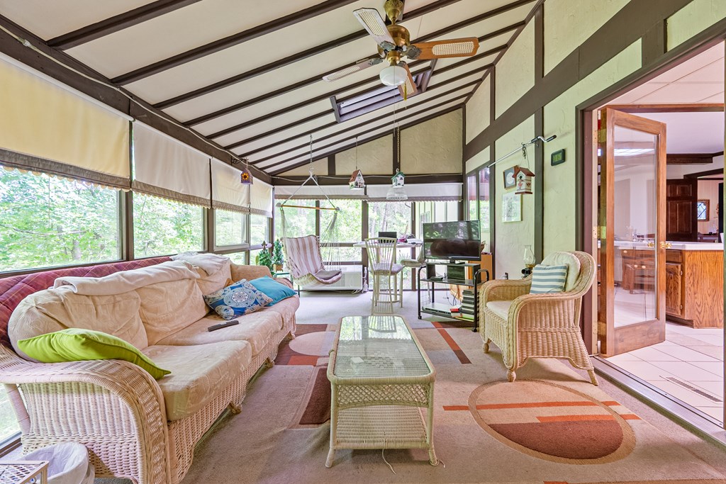 Marion, Virginia 24354, United States, 5 Bedrooms Bedrooms, ,4 BathroomsBathrooms,Residential,Active,139308