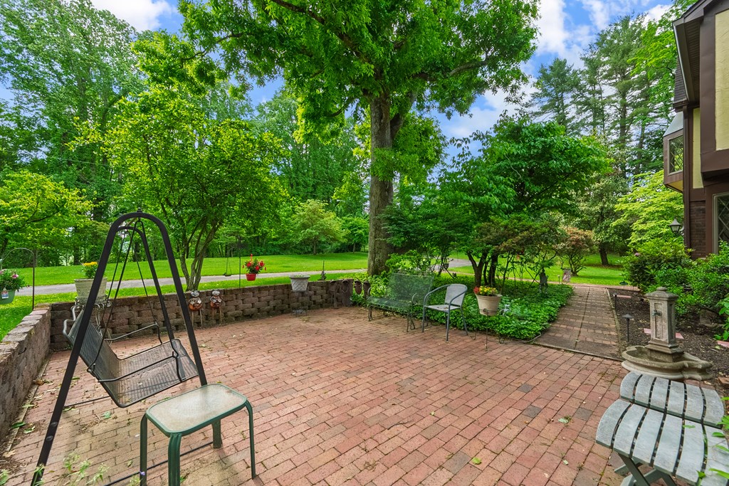 Marion, Virginia 24354, United States, 5 Bedrooms Bedrooms, ,4 BathroomsBathrooms,Residential,Active,139308