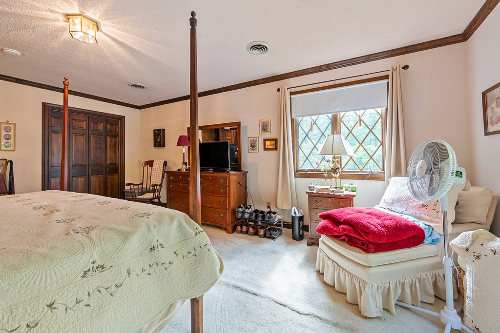 Marion, Virginia 24354, United States, 5 Bedrooms Bedrooms, ,4 BathroomsBathrooms,Residential,Active,139308