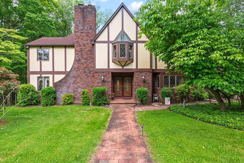 Marion, Virginia 24354, United States, 5 Bedrooms Bedrooms, ,4 BathroomsBathrooms,Residential,Active,139308