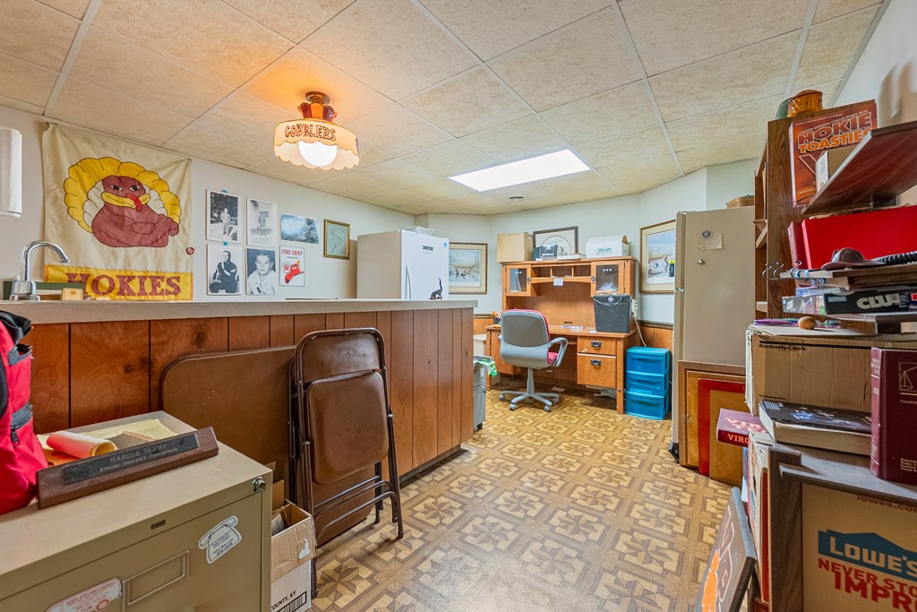 Marion, Virginia 24354, United States, 5 Bedrooms Bedrooms, ,4 BathroomsBathrooms,Residential,Active,139308