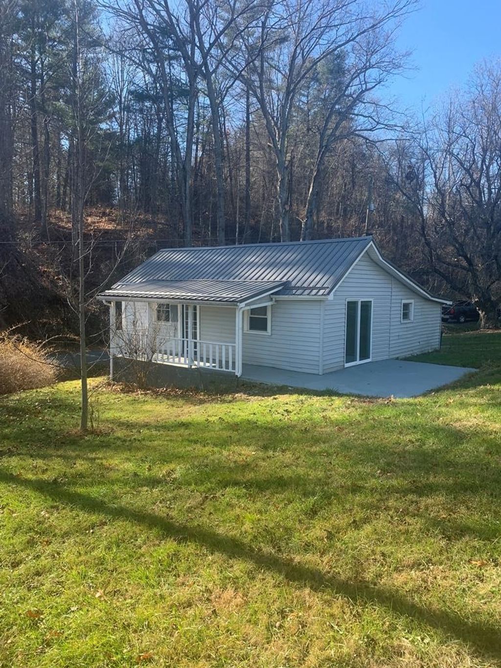 Photo of 109 Vine St, Galax, VA 24333 (MLS # 104239)