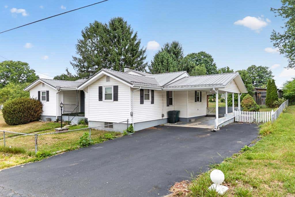 Photo of 3458 Hilton Village Loop, Pulaski, VA 24301 (MLS # 110965)