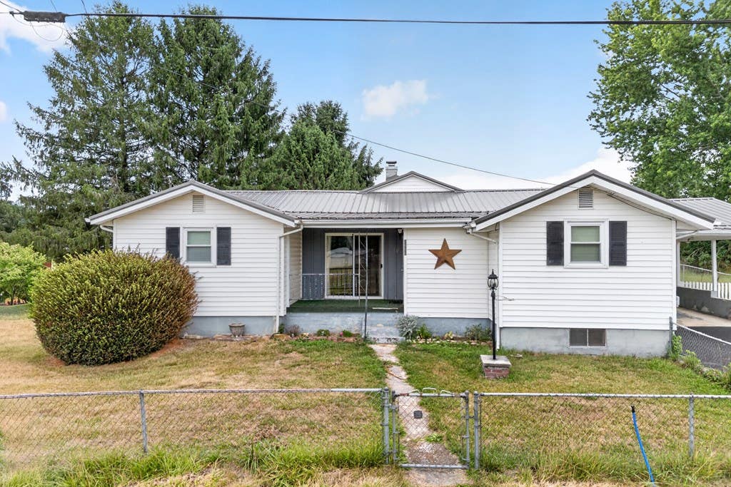 Photo of 3458 Hilton Village Loop, Pulaski, VA 24301 (MLS # 110965)