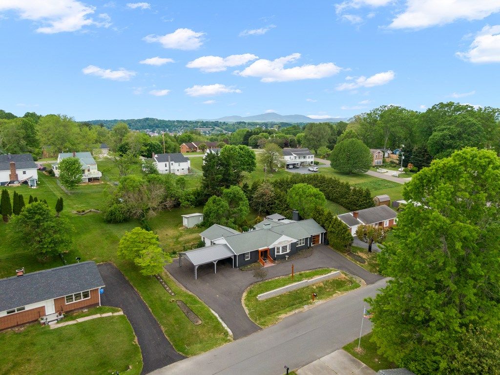 Photo of 104 Oaklawn Ave, Galax, VA 24333 (MLS # 103419)