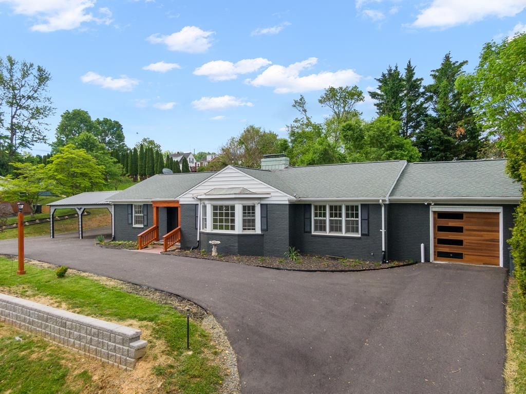 Photo of 104 Oaklawn Ave, Galax, VA 24333 (MLS # 103419)