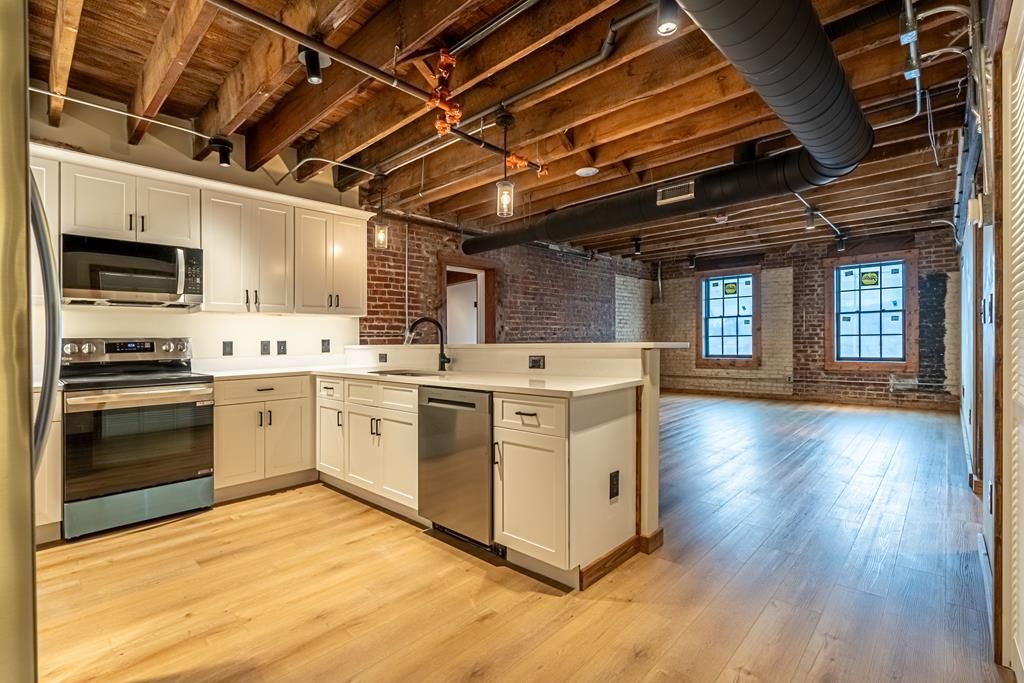 Photo of 453300 E Main St, Kingsport, TN 37660 (MLS # 104729)