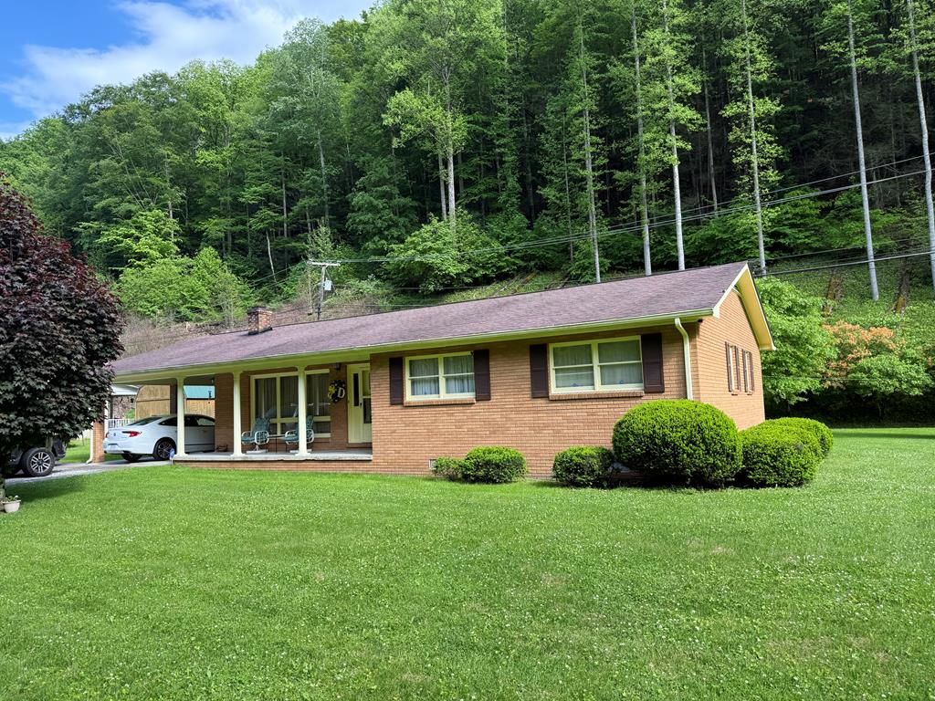 Photo of 9436 Slate Creek Rd, Grundy, VA 24614 (MLS # 111030)